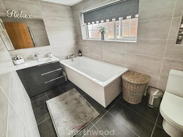 Millard Avenue, Hatfield, DN7, photo 3