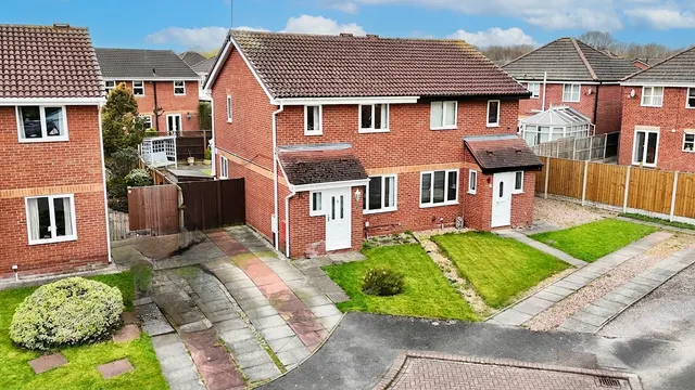 Lambourn Drive, Leighton, CW1, photo 1