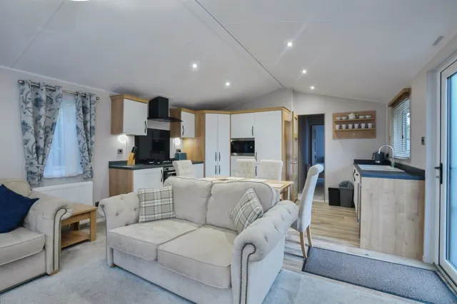 Central Way, Godshill, SP6, photo 2