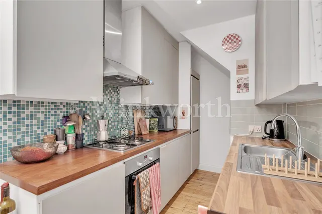 Golders Green Crescent, London, NW11, photo 3