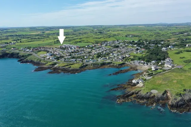 Parys Uchaf, Bull Bay, LL68, photo 2