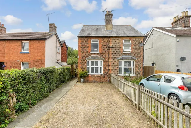 Albert Road, Horley, RH6, photo 1