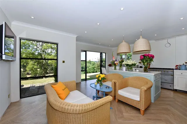 Photo 3 — Gibraltar Lane, Cookham, Maidenhead, Berkshire, SL6 9TR