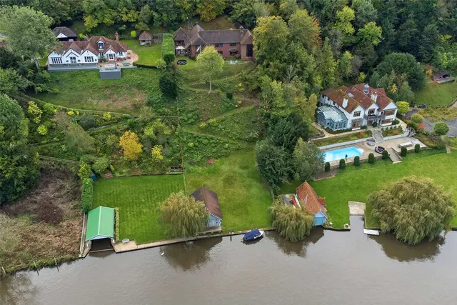 Photo 2 — Gibraltar Lane, Cookham, Maidenhead, Berkshire, SL6 9TR