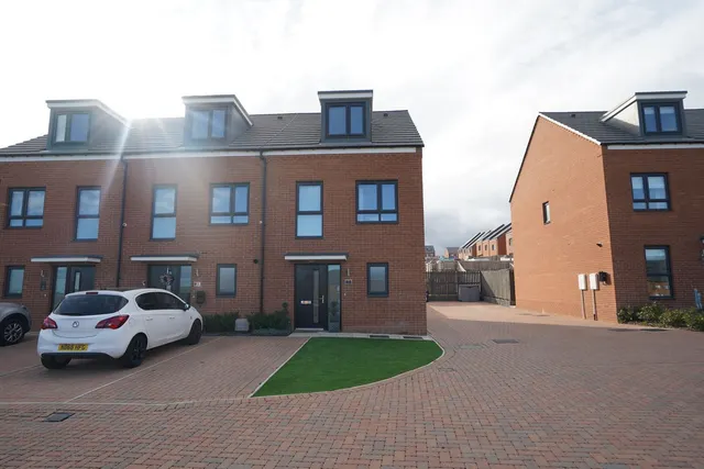 Chaffinch Drive, Seaham, SR7, photo 1