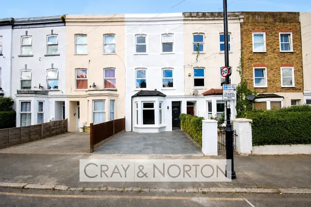 Photo 3 — Elgin Road, East Croydon, CR0 6XD