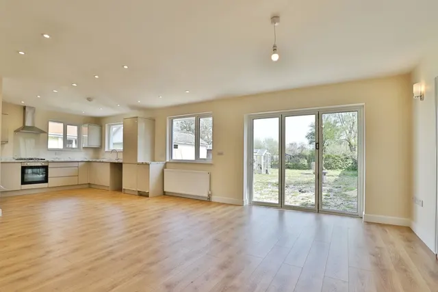 Whitehayes Road, Burton, BH23, photo 2