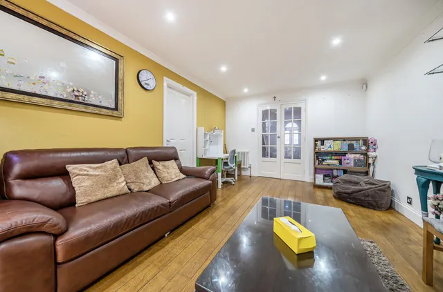 Denton Way, Frimley, GU16, photo 2