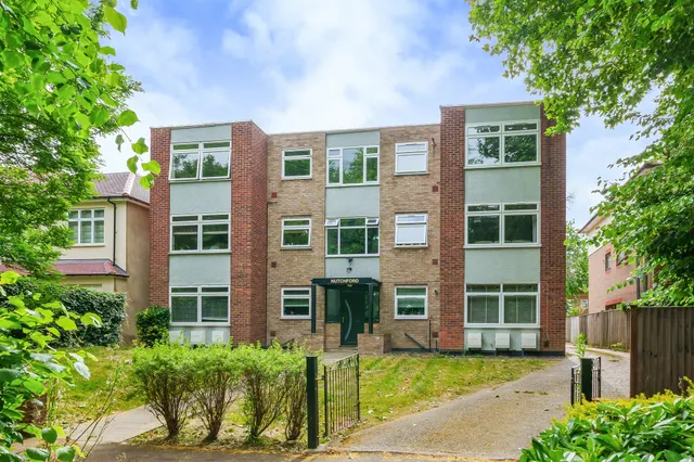 Wellington Road, Enfield, photo 1