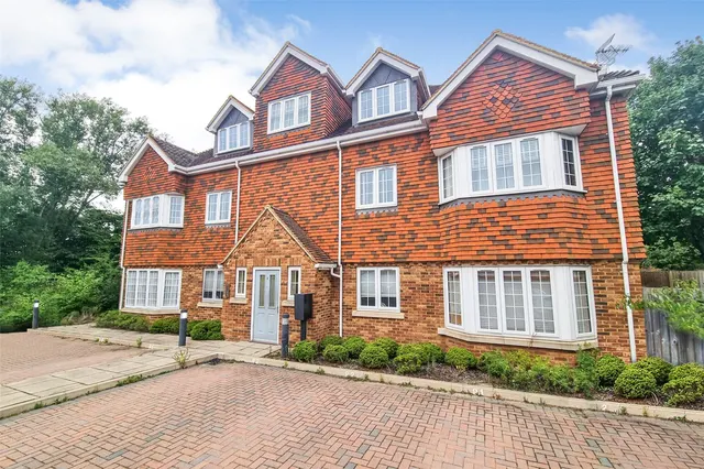 Bartrams Close, Ash, Guildford, Surrey, GU12 6FX, photo 1