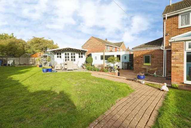 Hazel Close, Eythorne, CT15, photo 2