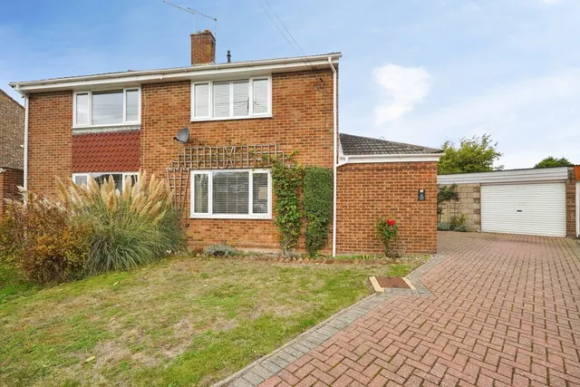 Hazel Close, Eythorne, CT15, photo 1