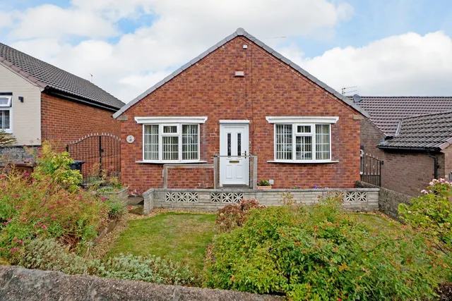 2 bedroom house — Marchwood Avenue, Sheffield, S6 5LG