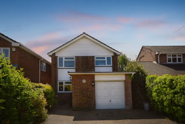 Peartree Lane, Doddinghurst, CM15, photo 3