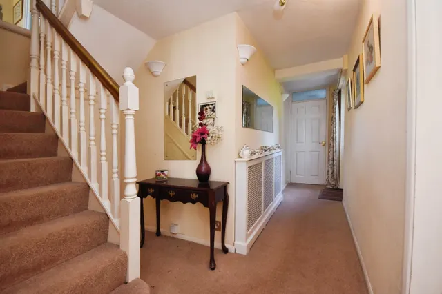 Peartree Lane, Doddinghurst, CM15, photo 2