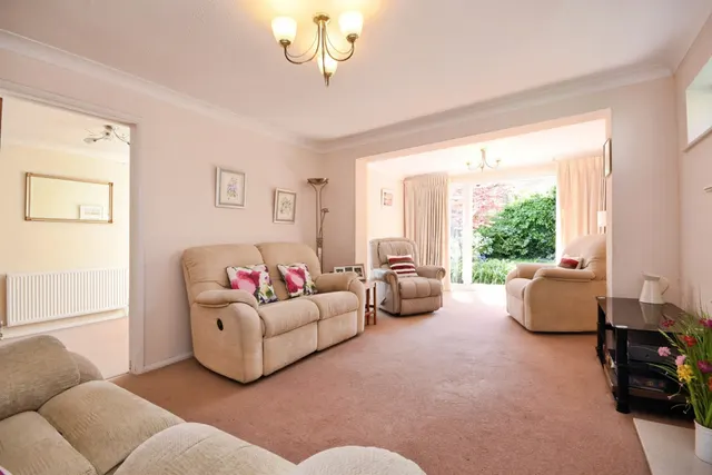 Peartree Lane, Doddinghurst, CM15, photo 1