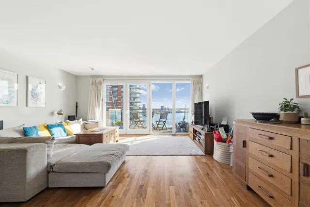 Fairmont Avenue, London, E14, photo 1
