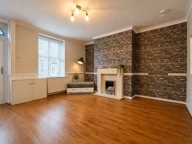 Co-Operative Street, Springhead, OL4, photo 3