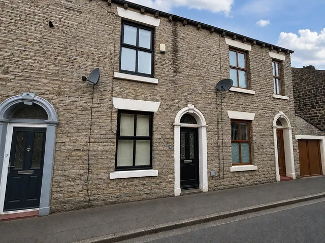 Co-Operative Street, Springhead, OL4, photo 1