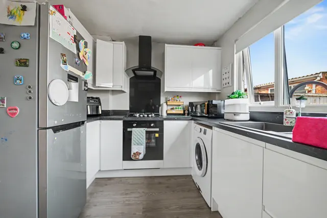 Photo 3 — Walton Close, Binley, CV3