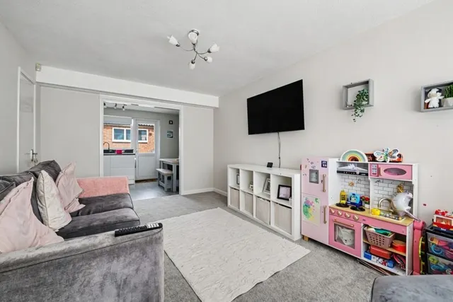 Photo 2 — Walton Close, Binley, CV3