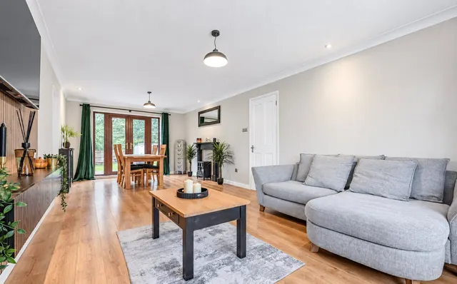 Simons Close, Crowborough, TN6, photo 2
