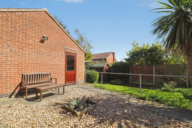 Photo 3 — Courtney Close, Wollaton, Nottingham, NG8
