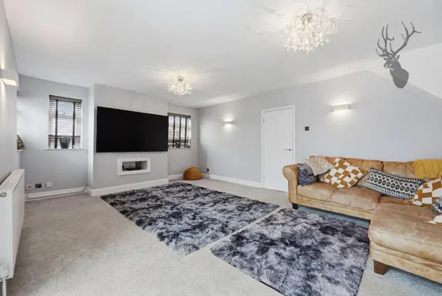 Orchard Drive, Theydon Bois, CM16, photo 3