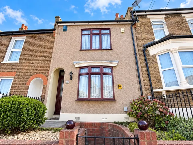 Bramblebury Road, SE18, photo 1
