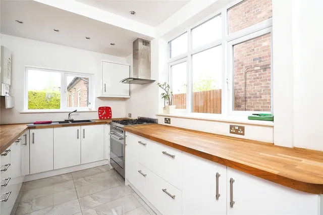 Photo 2 — Wollaton Road, Wollaton, Nottingham, NG8
