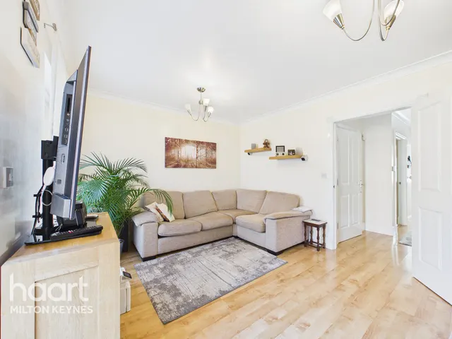 Frampton Grove, Westcroft, MK4, photo 3