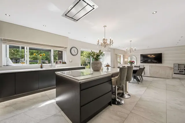 Photo 3 — Park Avenue, Wilmslow, Cheshire, SK9 2JG