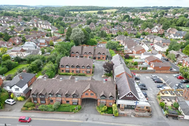 Worcester Road, Hagley, photo 1