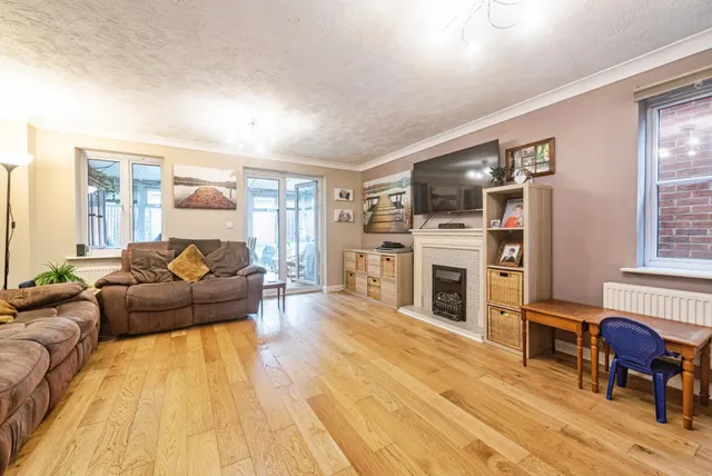 Oceana Crescent, Basingstoke, RG22, photo 2