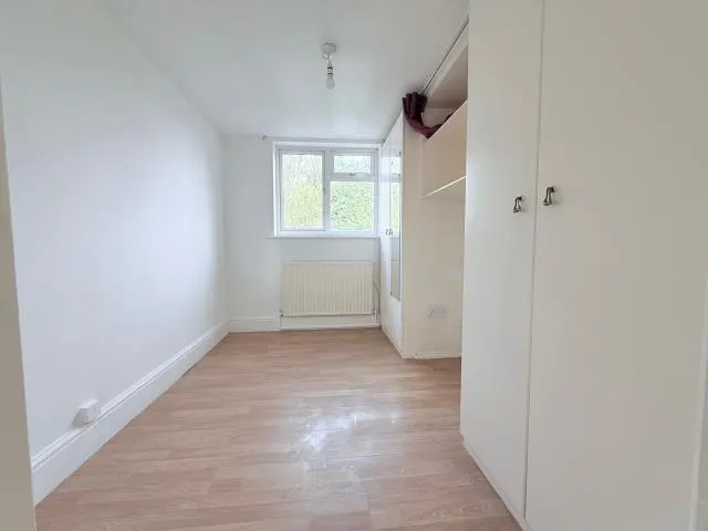 Elgar Avenue, Surbiton, KT5, photo 3