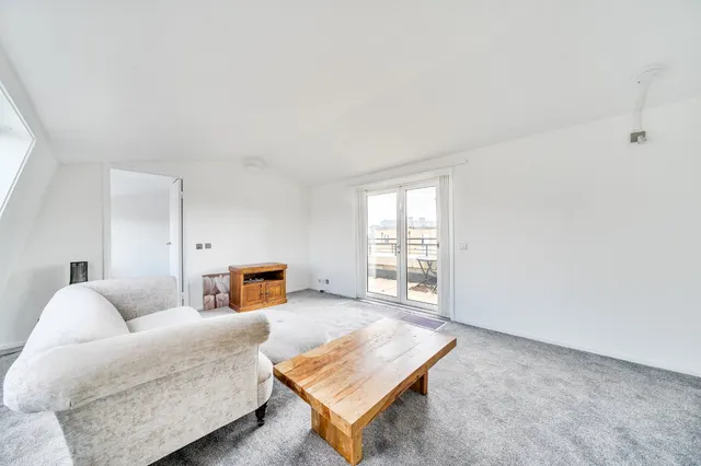 Princes Court, Surrey Quays, SE16, photo 2