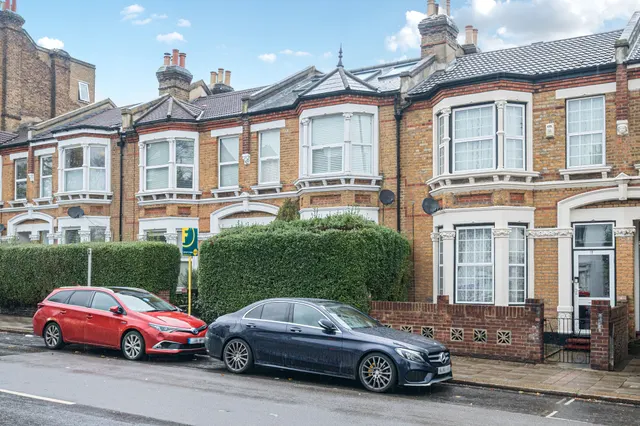 Flat 2, 89 High Street, London, photo 1