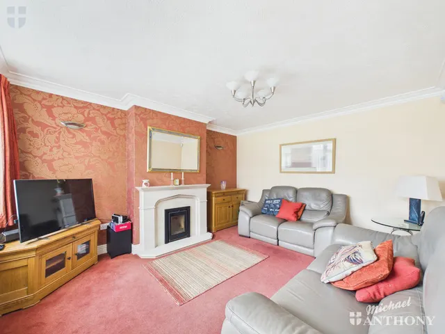 Photo 3 — Grasmere, Aylesbury, HP21 9TU