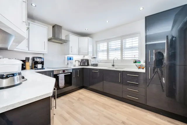 Photo 3 — Bayham Close, Elstow, Bedford, Bedfordshire, MK42