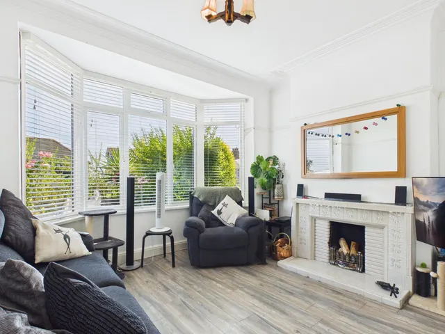 Cae Brynton Road, Newport, NP20, photo 2