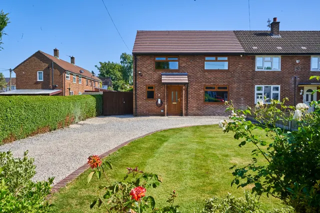 Poplar Avenue, Culcheth, Warrington, Warrington, WA3 5RG, photo 1