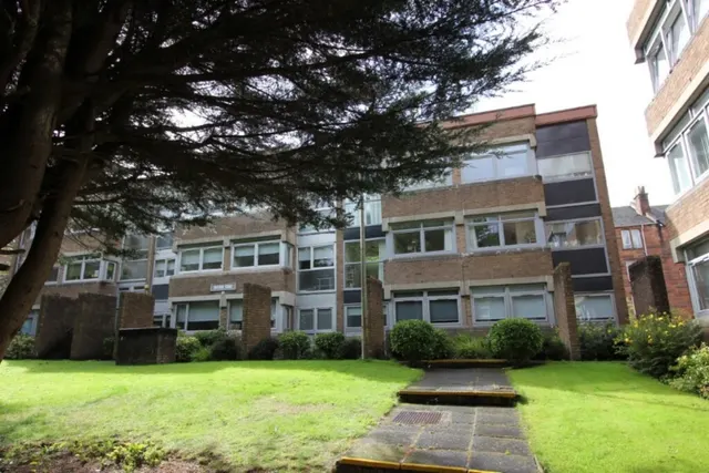 SHAWLANDS- Balfour Court, Lethington Ave- G41 3HB, photo 1