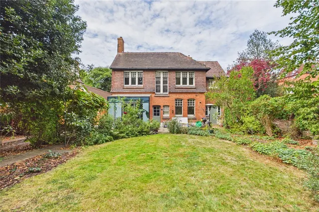 Ambleside Avenue, London, SW16, photo 3