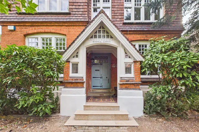 Ambleside Avenue, London, SW16, photo 2