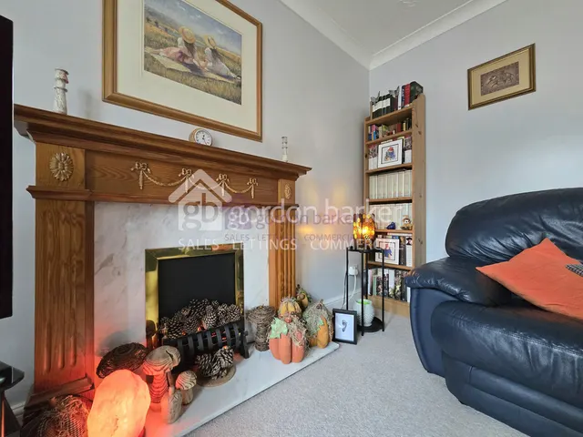 Photo 3 — Cowslip Road, Broadstone, BH18 9QZ