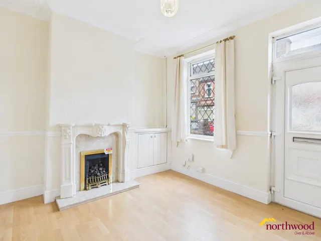 Heaton Terrace, Porthill, ST5, photo 2