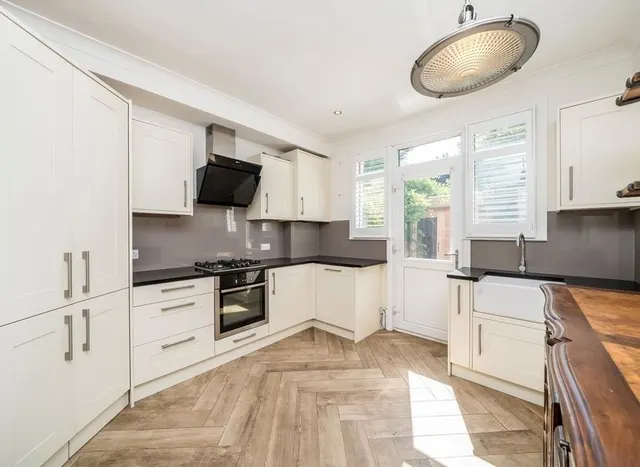 Photo 3 — Truro Road, Wood Green, N22
