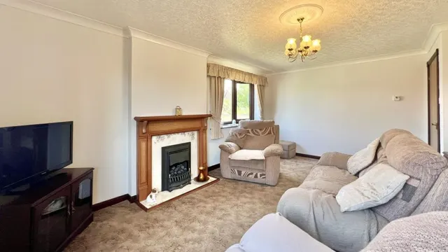Holme Drive, Burton Upon Stather, photo 3
