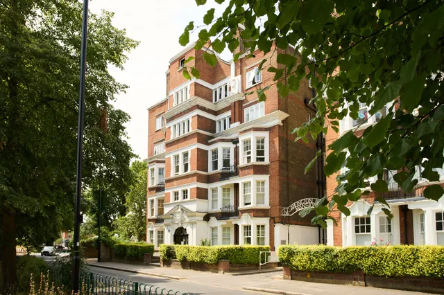 Sutton Lane North, London, W4, photo 1