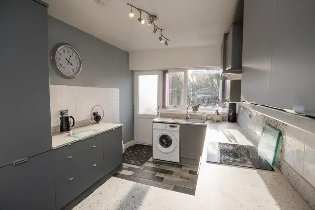 Cefn Road, Wrexham, LL13, photo 3